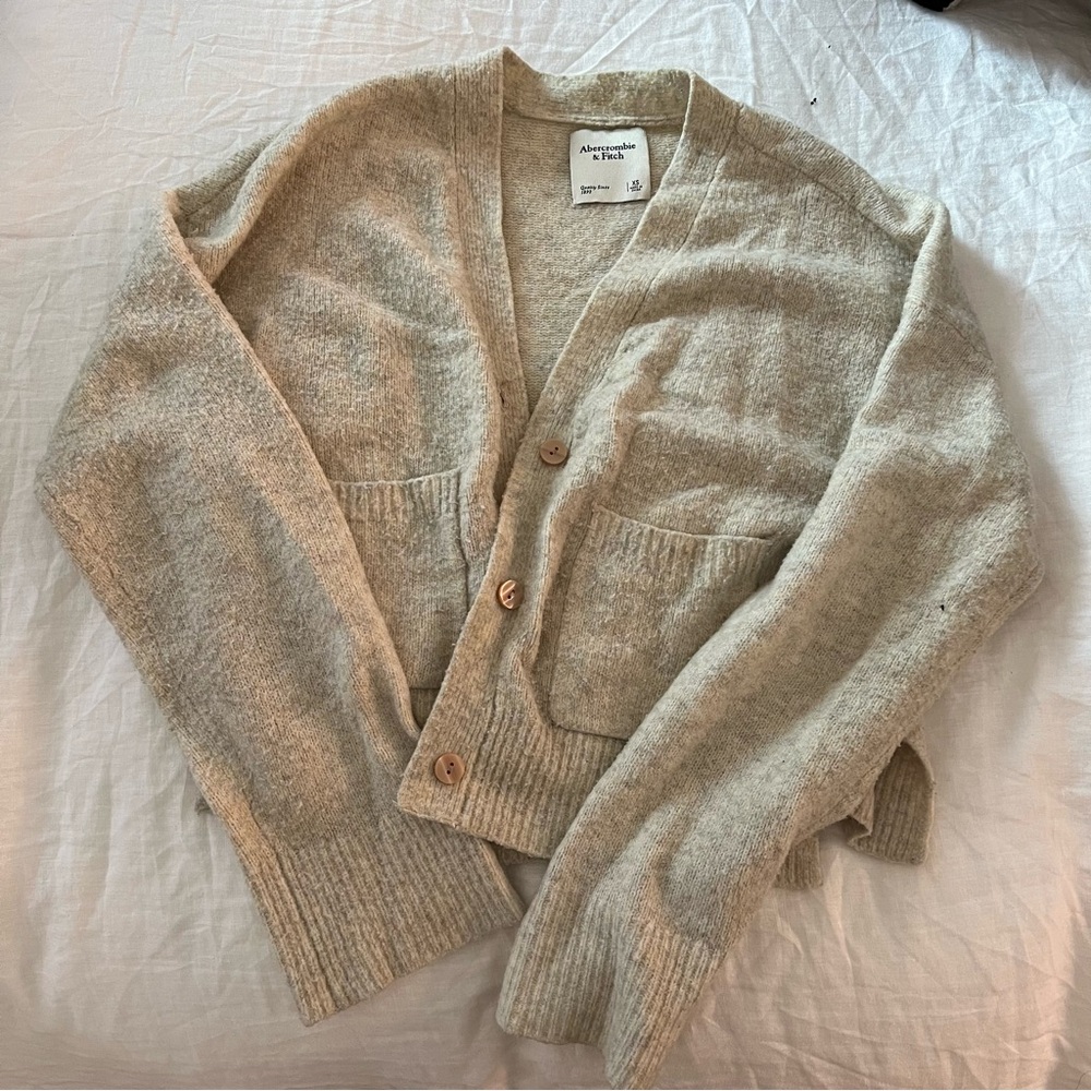 Abercrombie Beige Cardigan Sweater